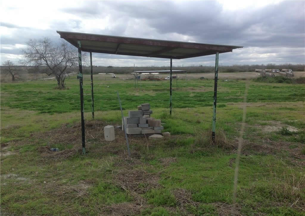 500 N. Texas Ave. Nixon Texas Commercial Property for Sale Nixon